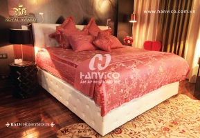 1344412715_ra13---honeymoon